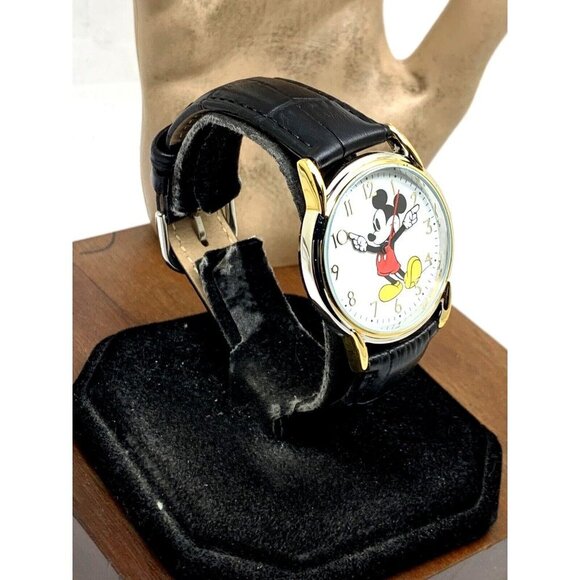 Disney Mickey Mouse Women\'s Watch White Dial Quartz Black Leather Band W002755
